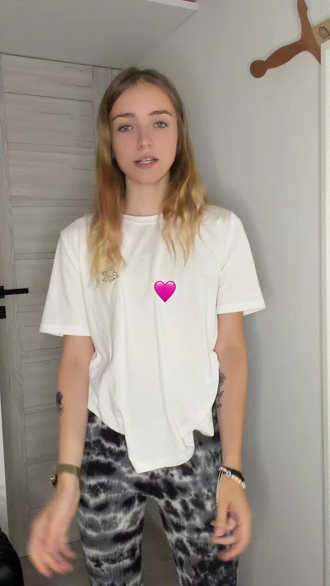 @Asiunia