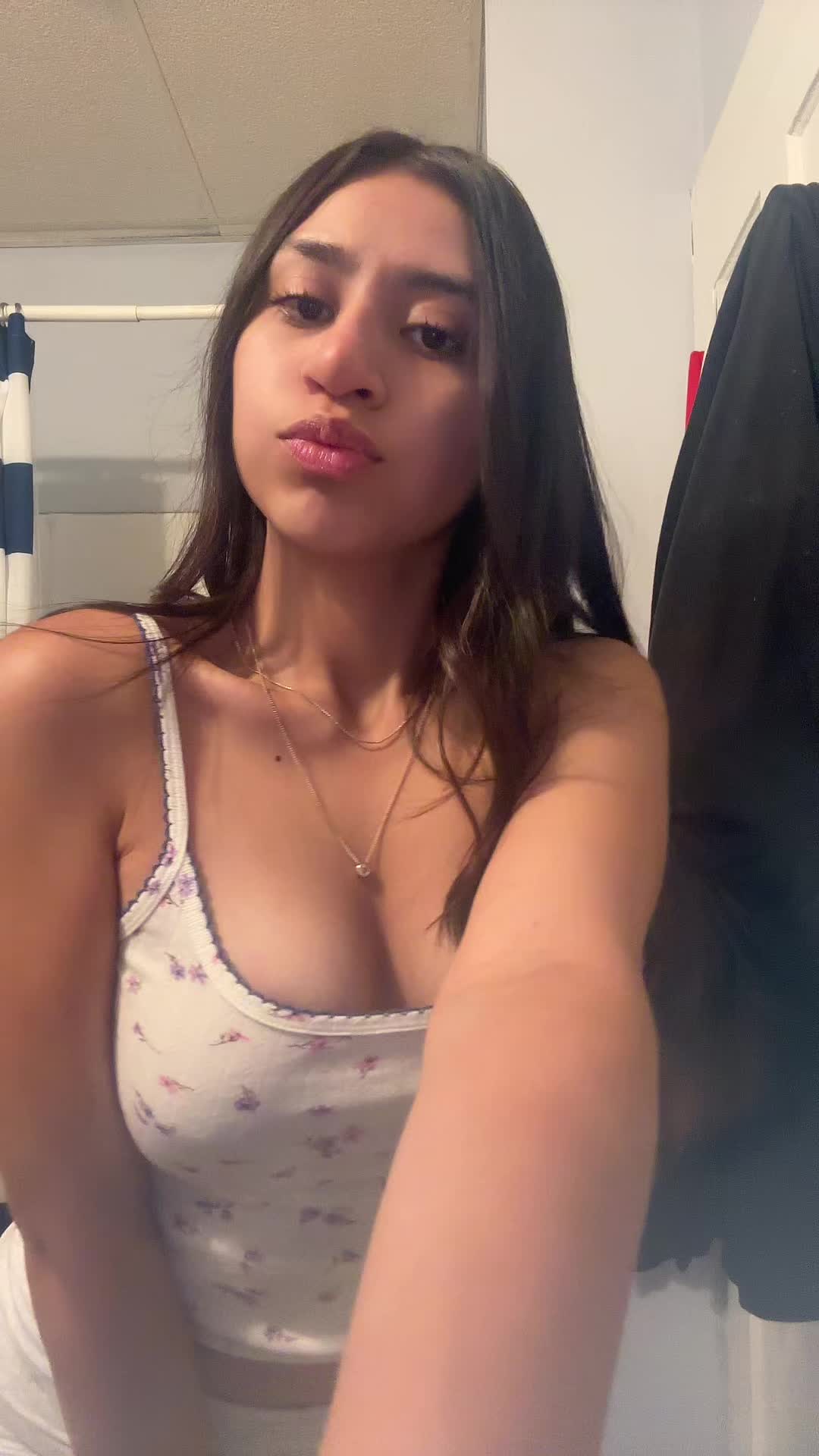 @bella