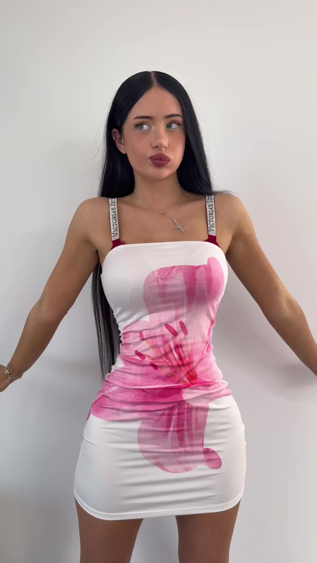 @lillyabellaa