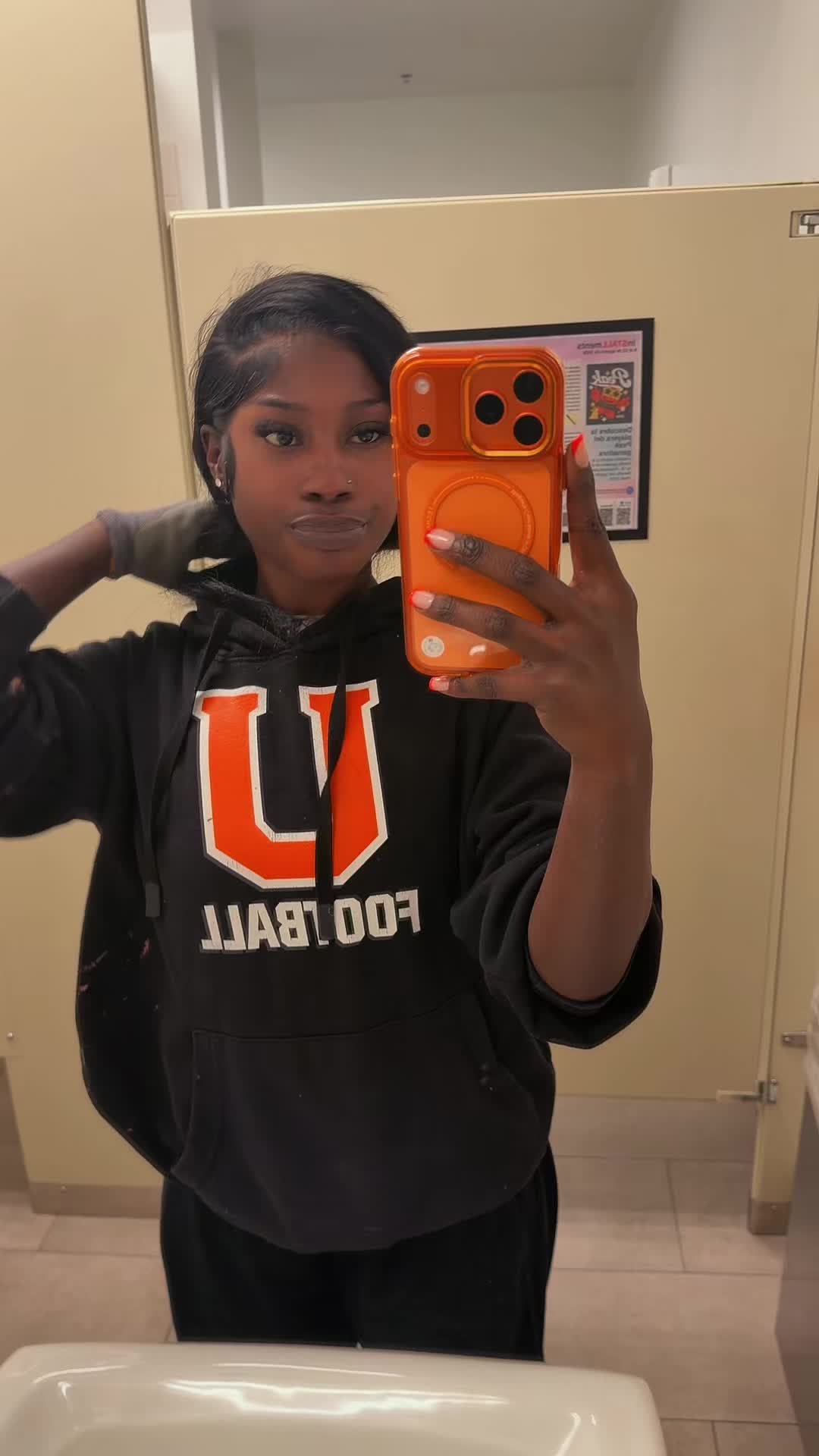 @Nanieee