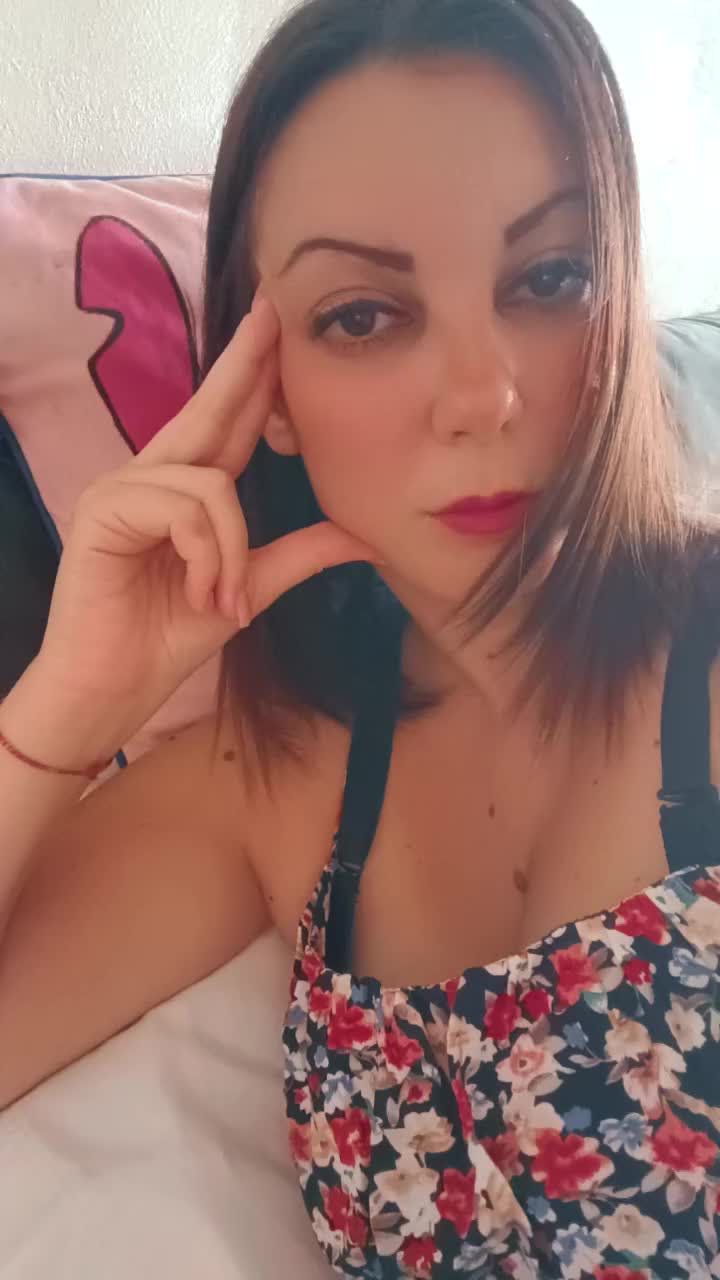 @🩷🌻꧁𝓐𝓷𝓽𝓸𝓷𝓮𝓵𝓵𝓪꧂🌻🩷