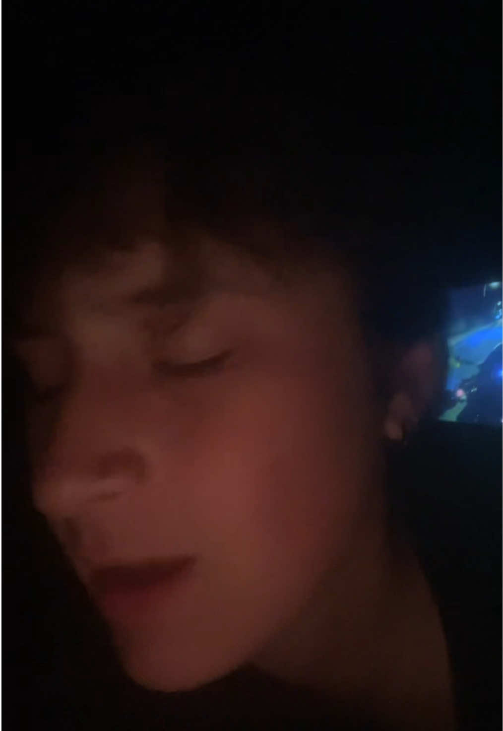 @🦦