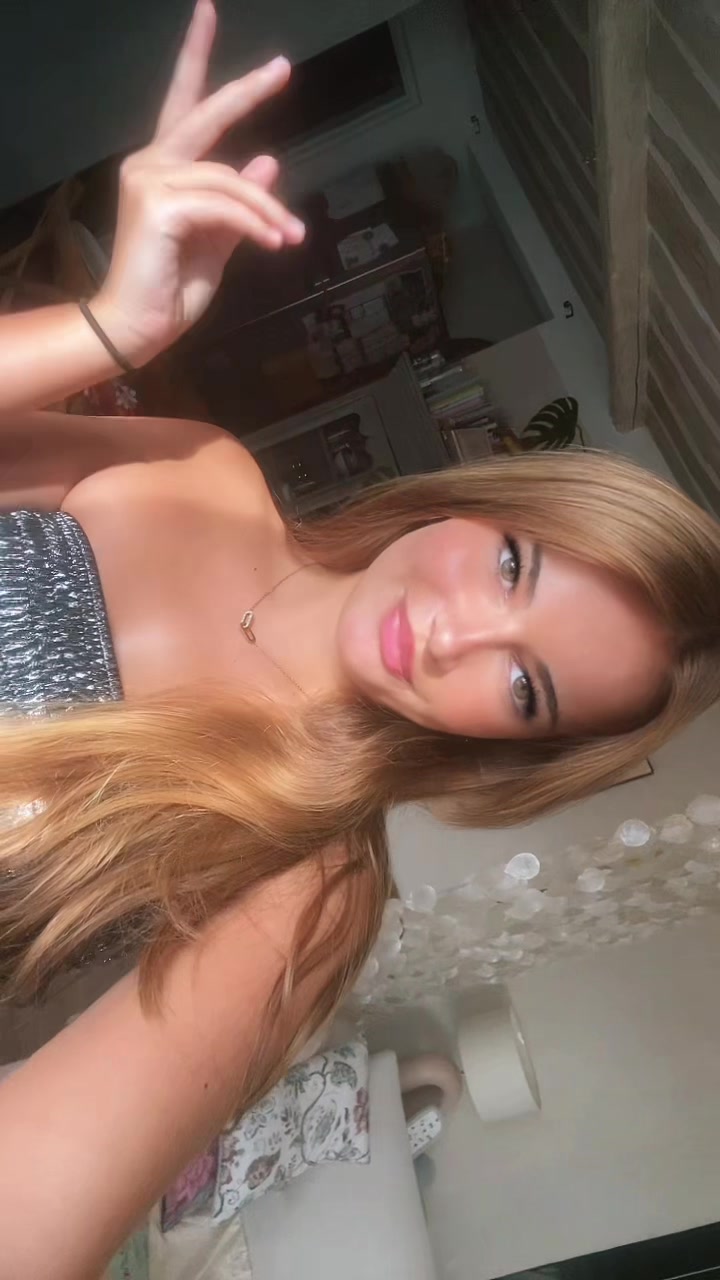 @✧・゚: ✧ 𝓑𝓵𝓸𝓷𝓭𝓲𝓮 ✧:・゚