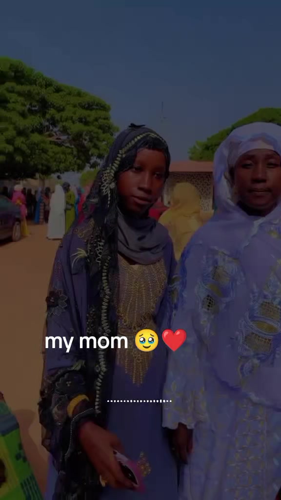 @Female Pa Ebou 💯😜