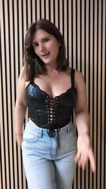 @justme-elena