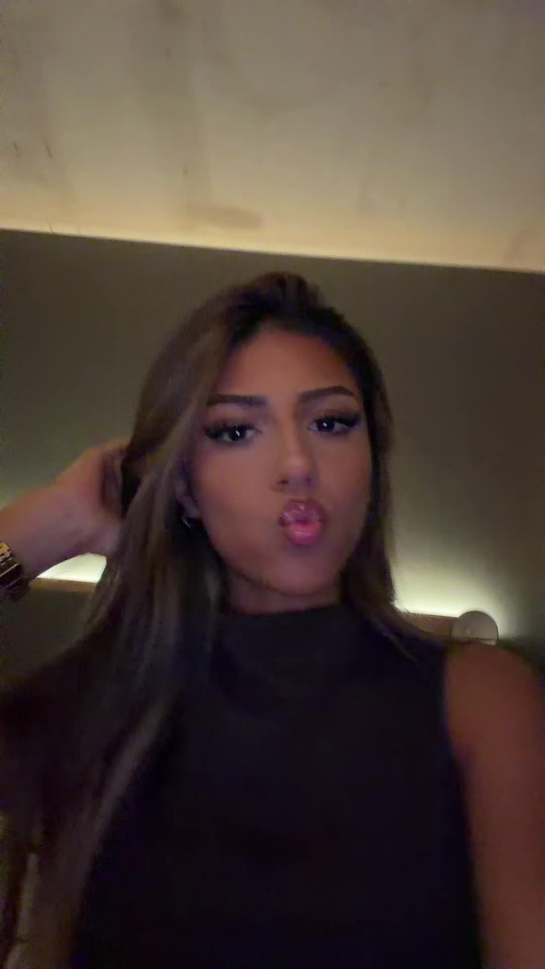 @LiveTina250k
