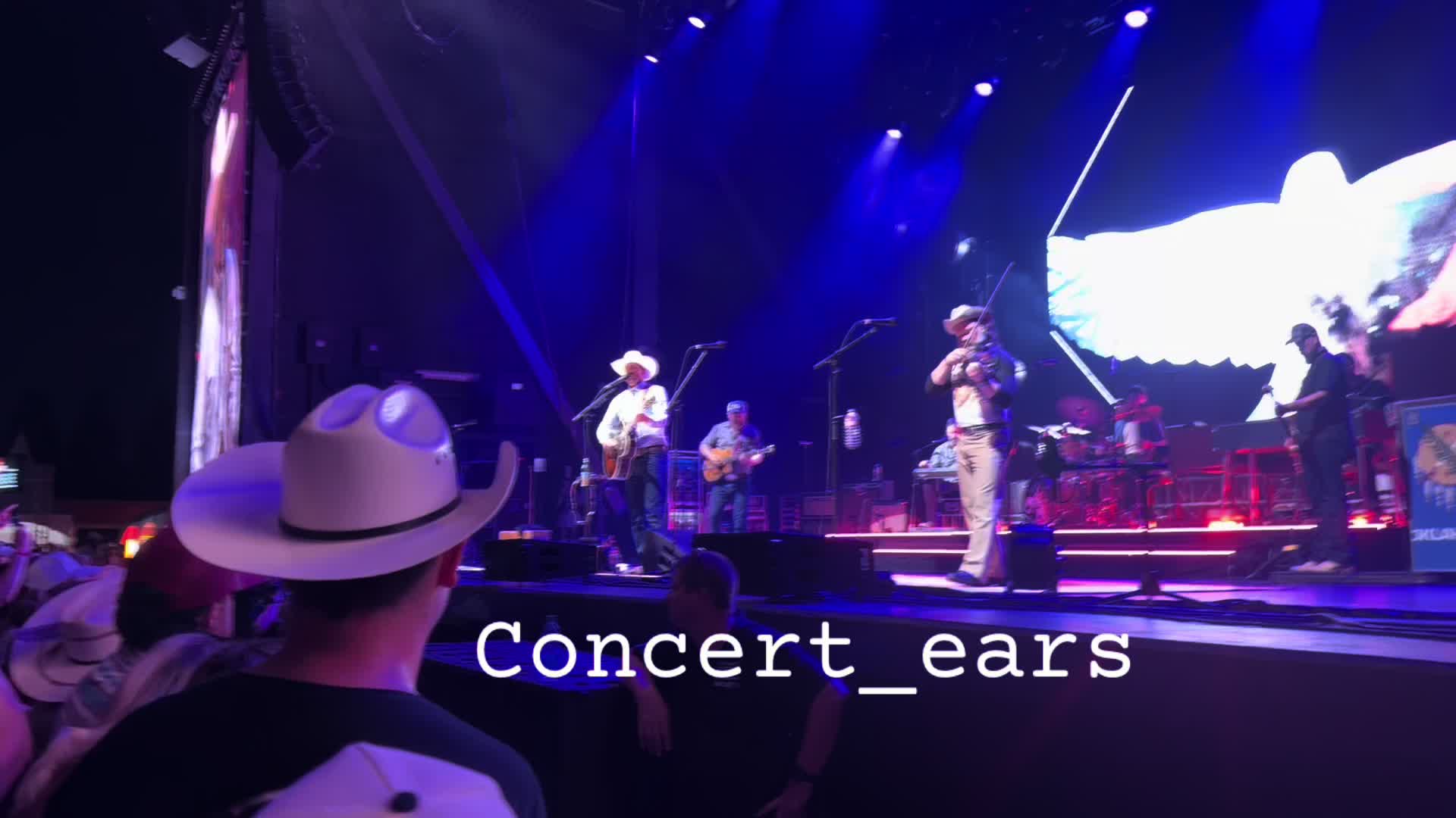 @CoNceRt Ears 🎵🤘🏽🙂&zwj;↕️