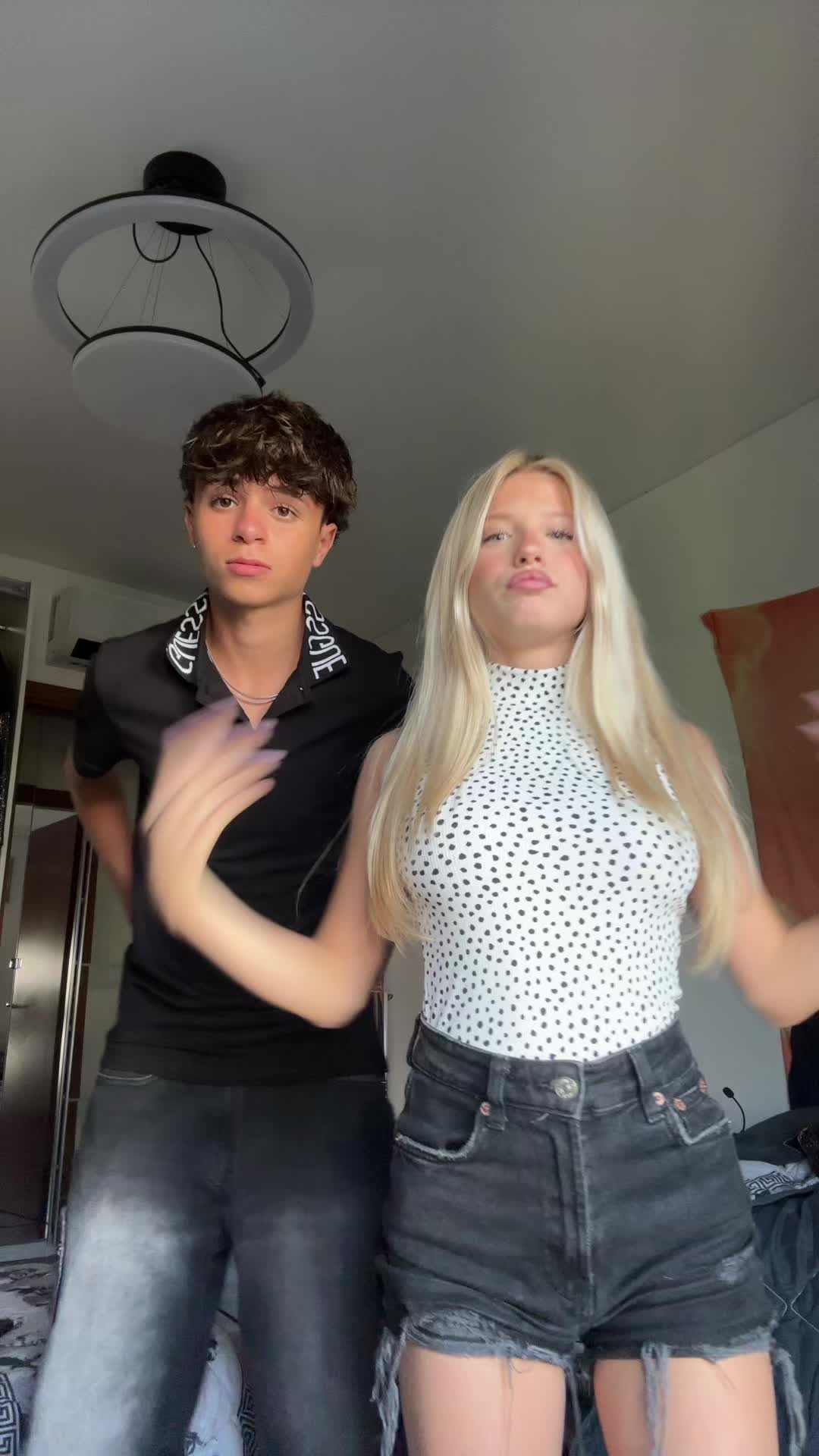 @vi
