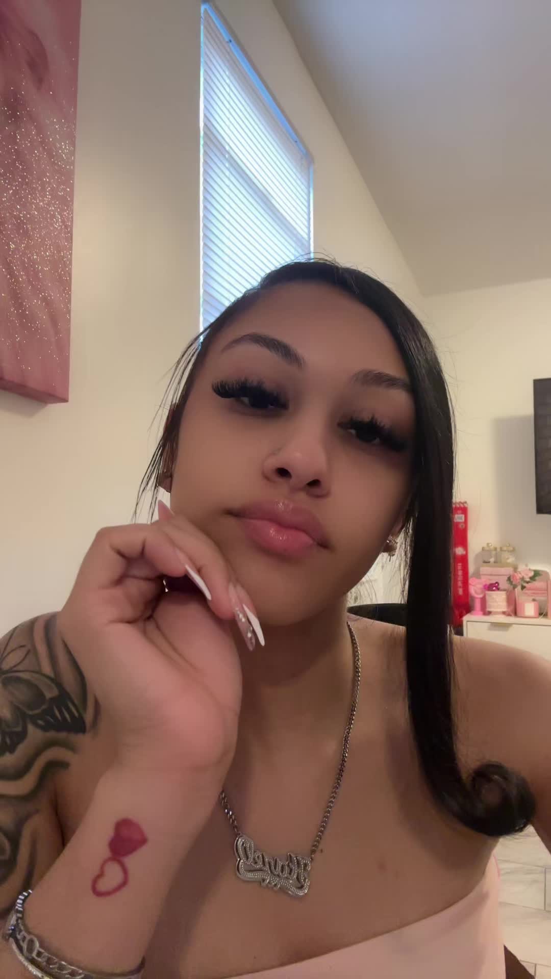 @🖤