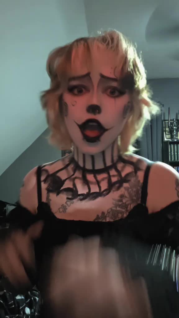 @Jinx ☠️🖤🩸