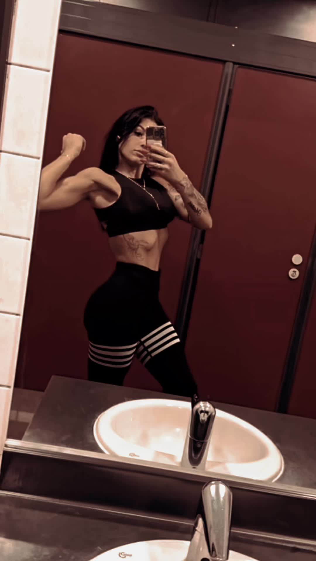 @🖤Valentina 🦂