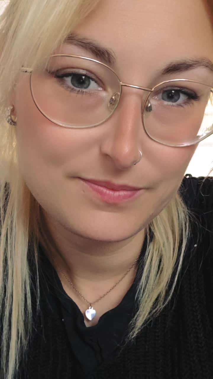 @♡꧁๓เгเ꧂♡