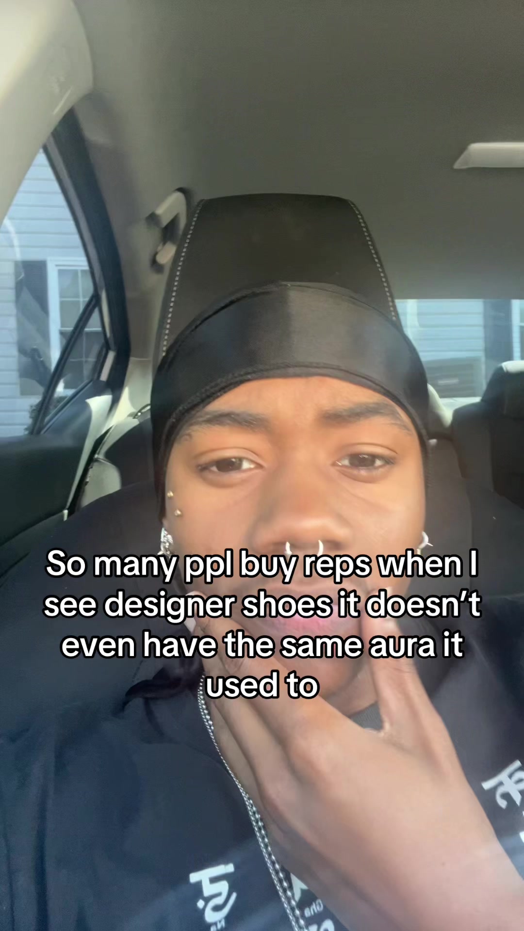 @crosses up