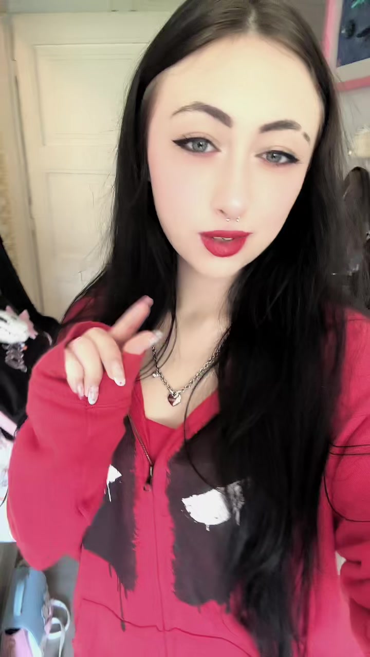 @Juli 🦇