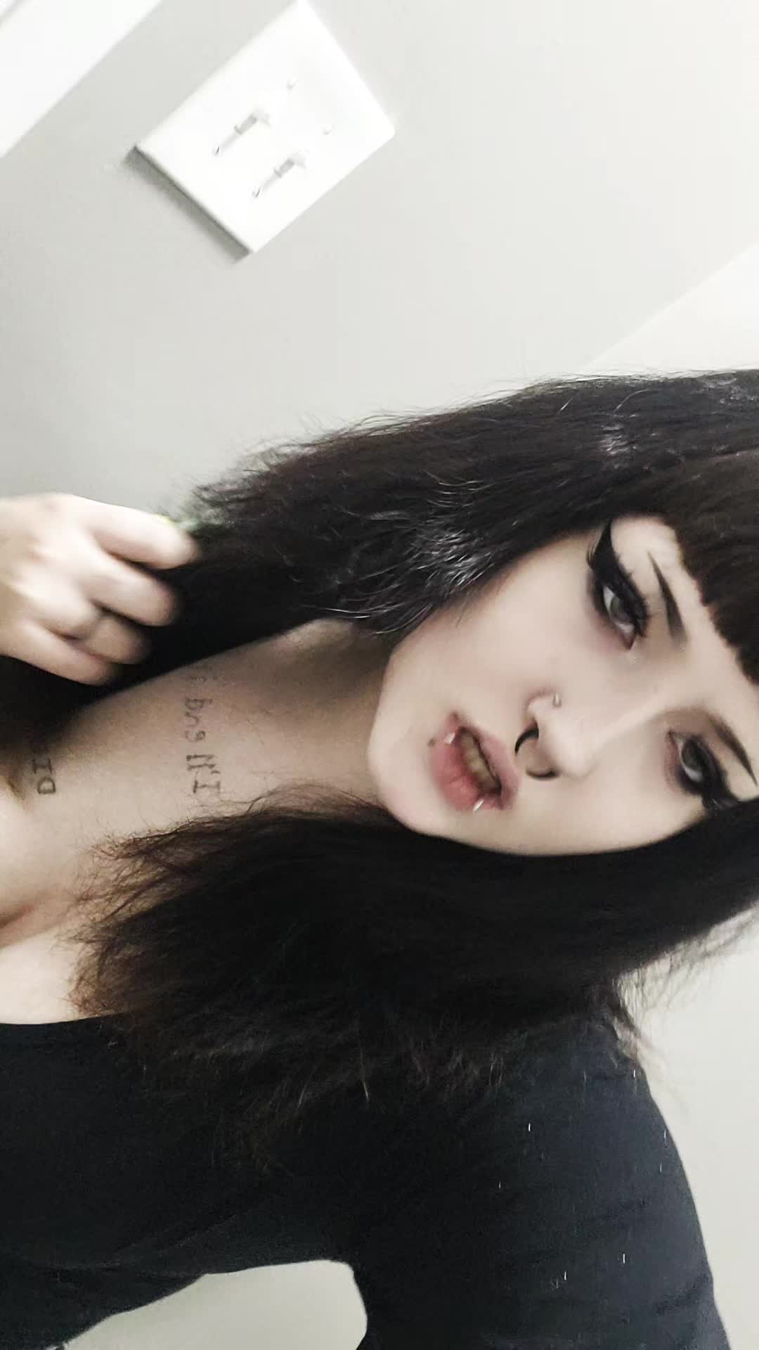 @V4MPY