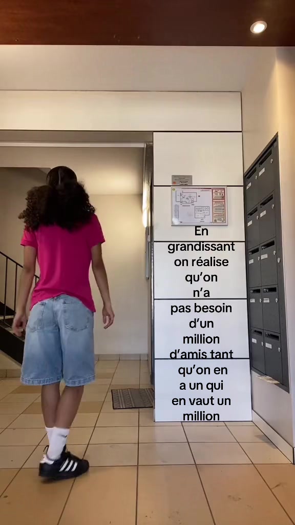@emi'🚶🏽♀️