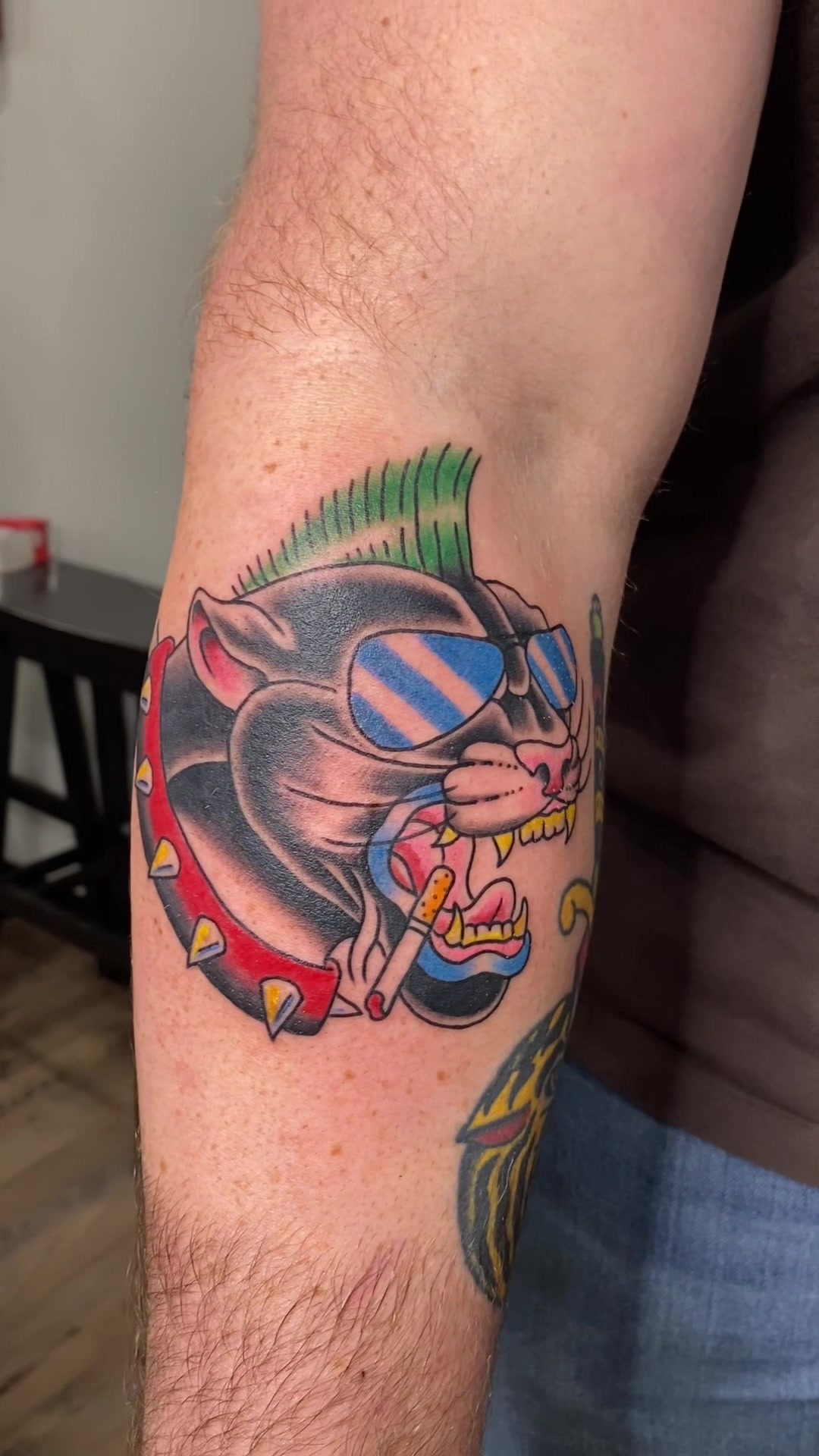 @Mad Dog, Tattooer
