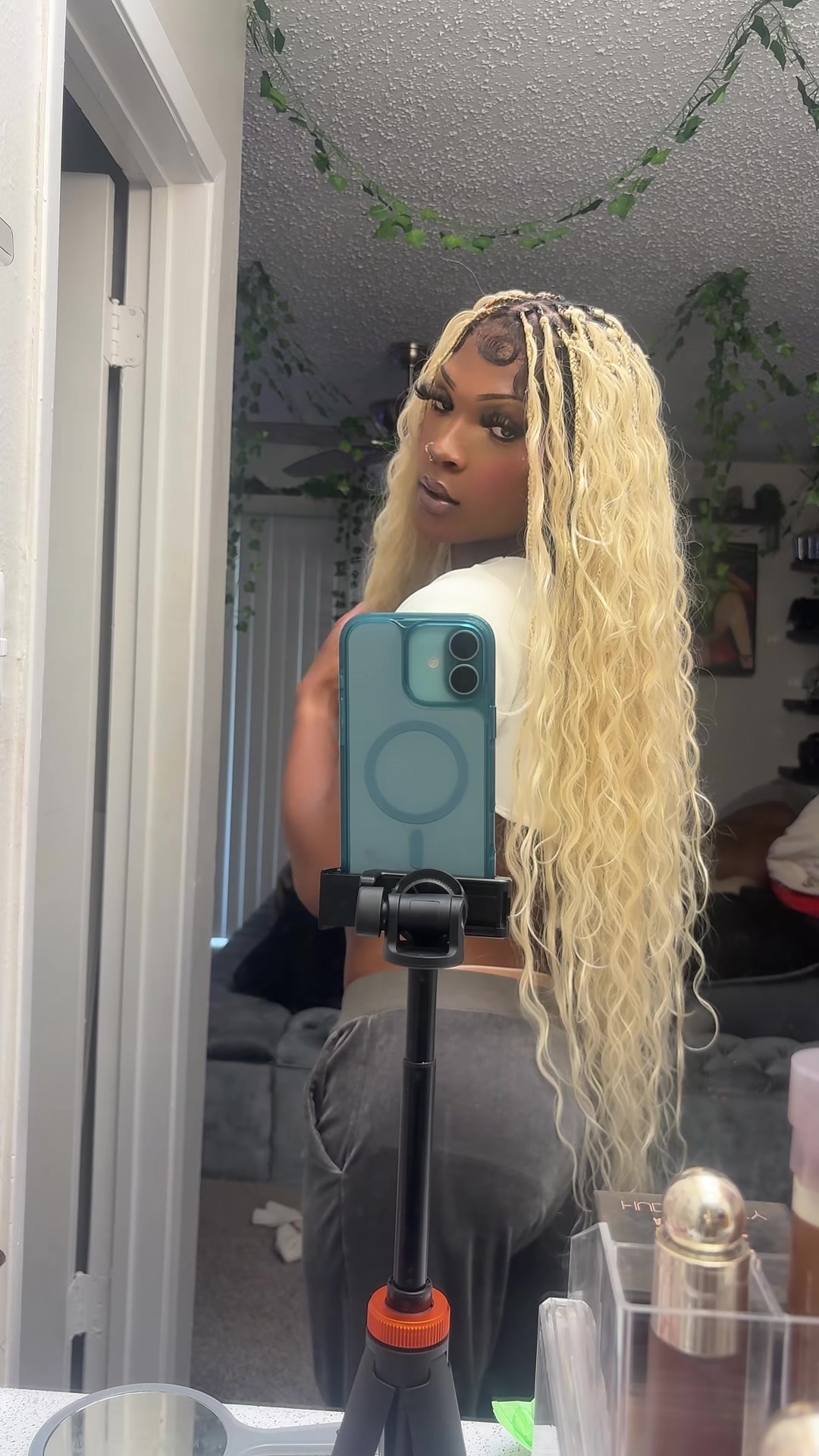 @lavish.lyrax