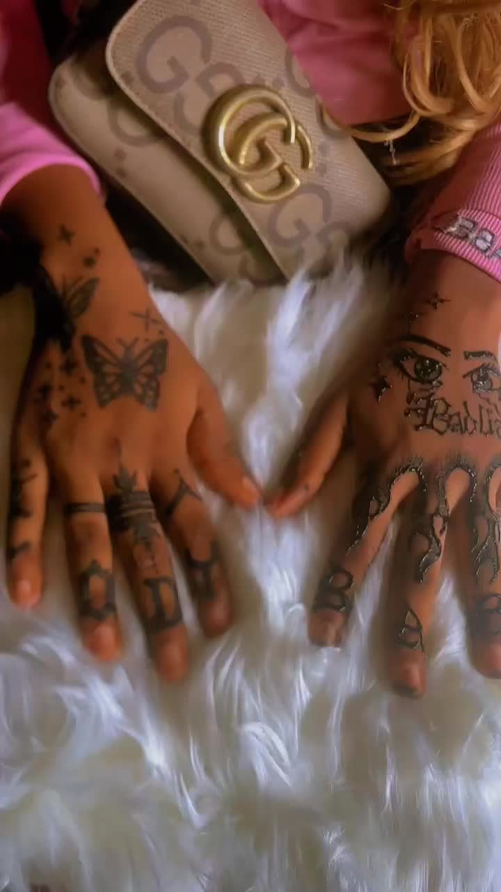 @Raheenahs.Henna