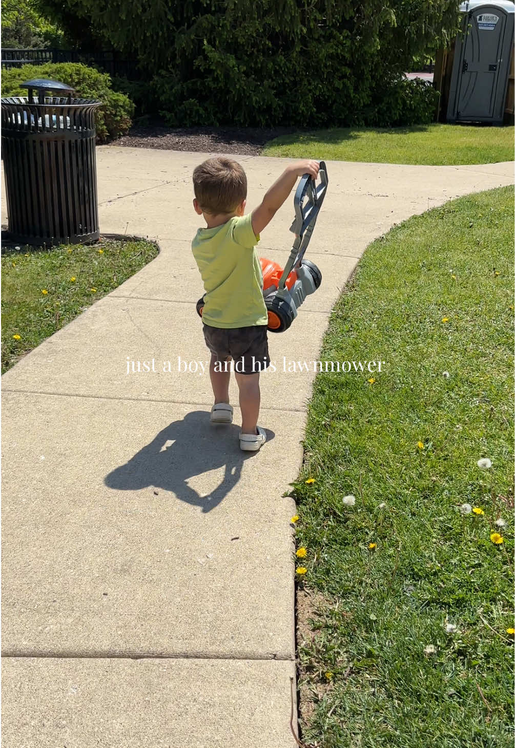 @tia | toddler mom + ugc
