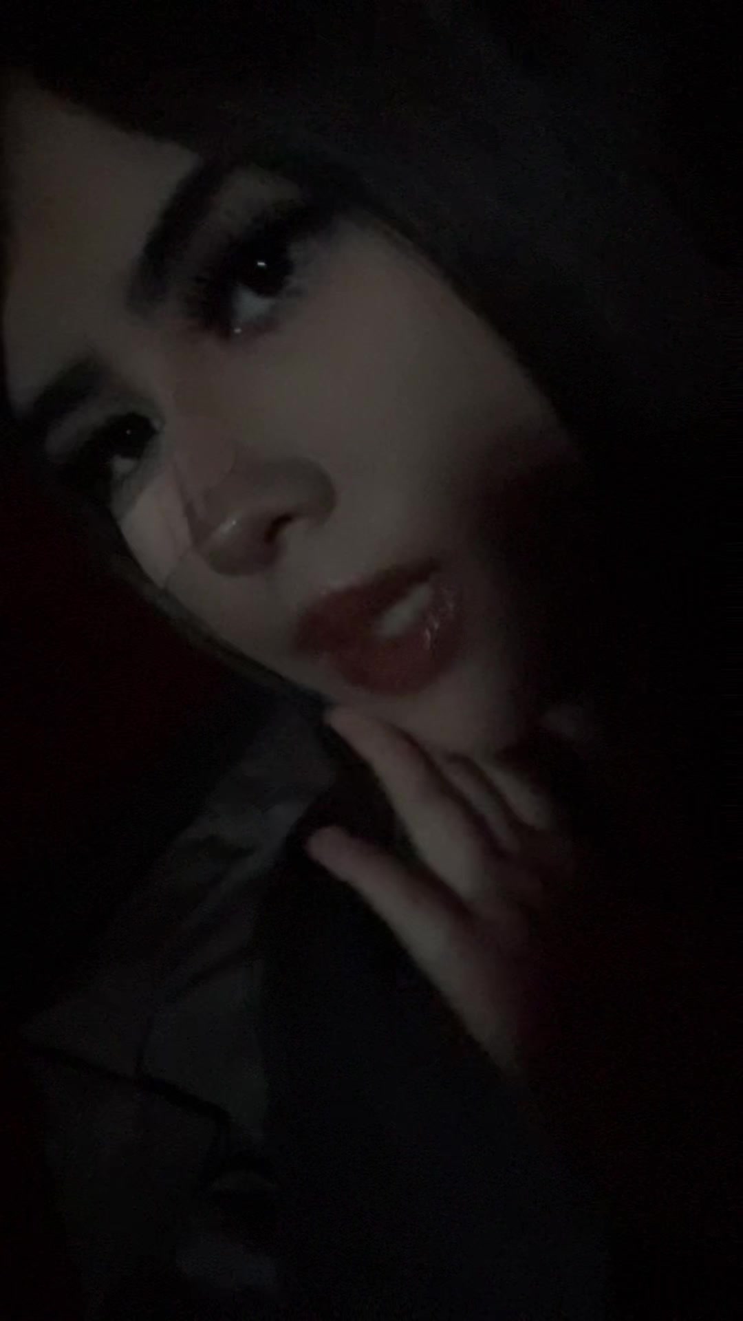 @>,..,<