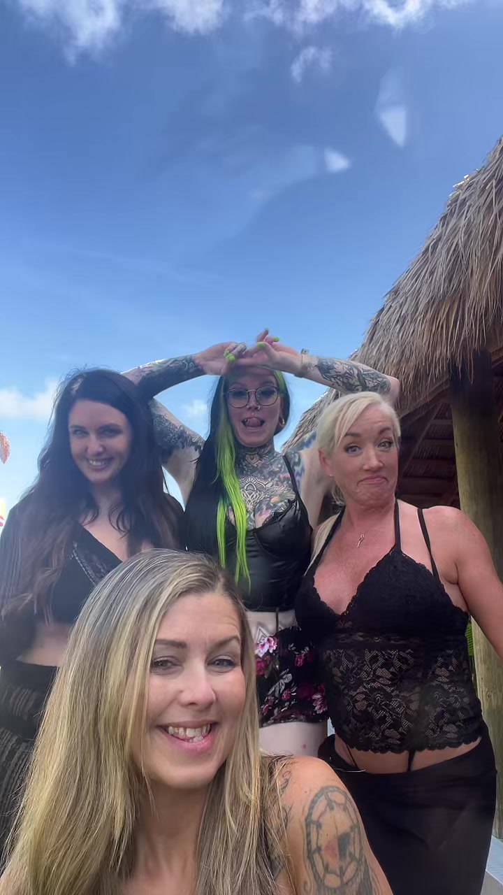 @Sapphireink2