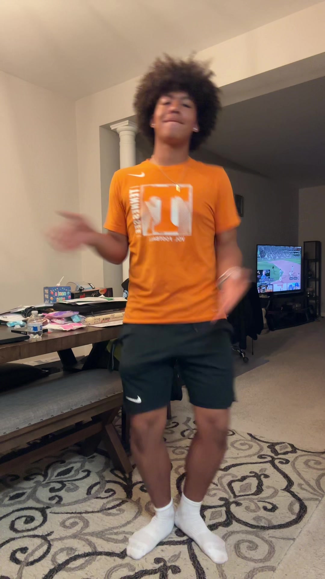 @️