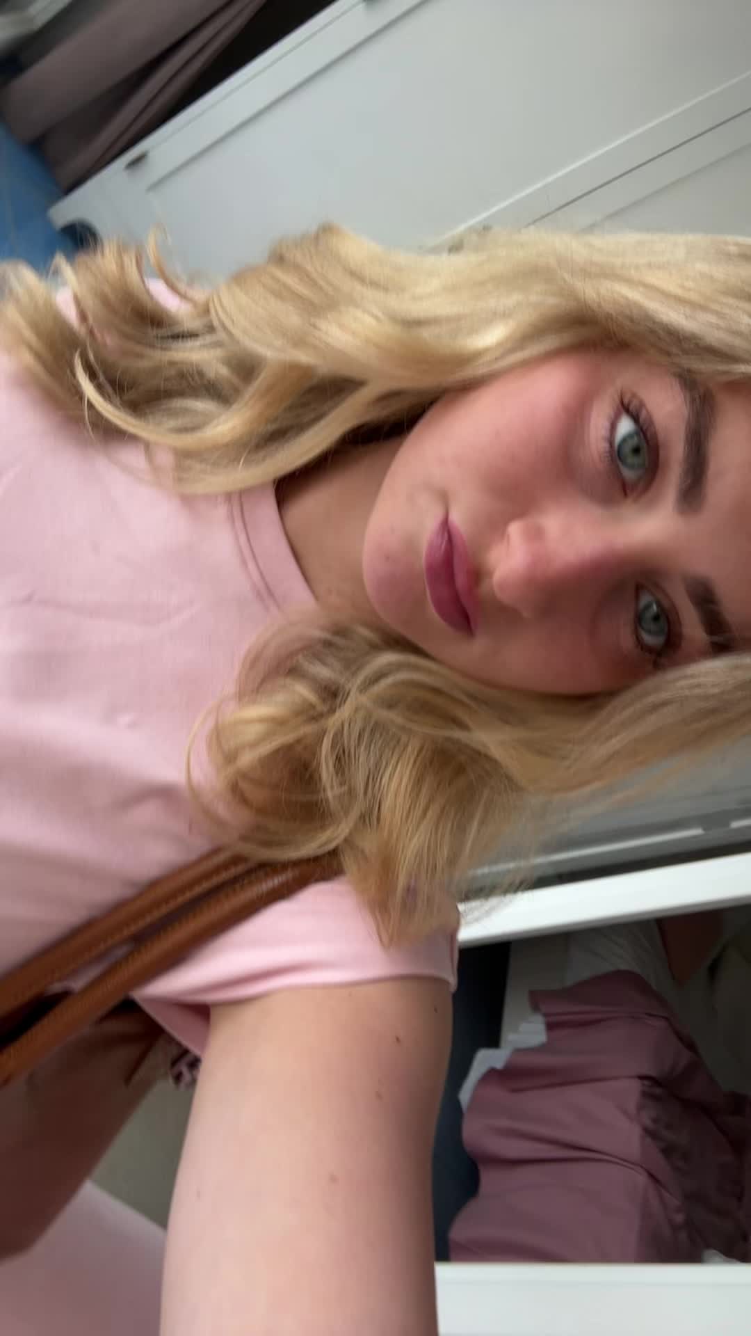 @bella