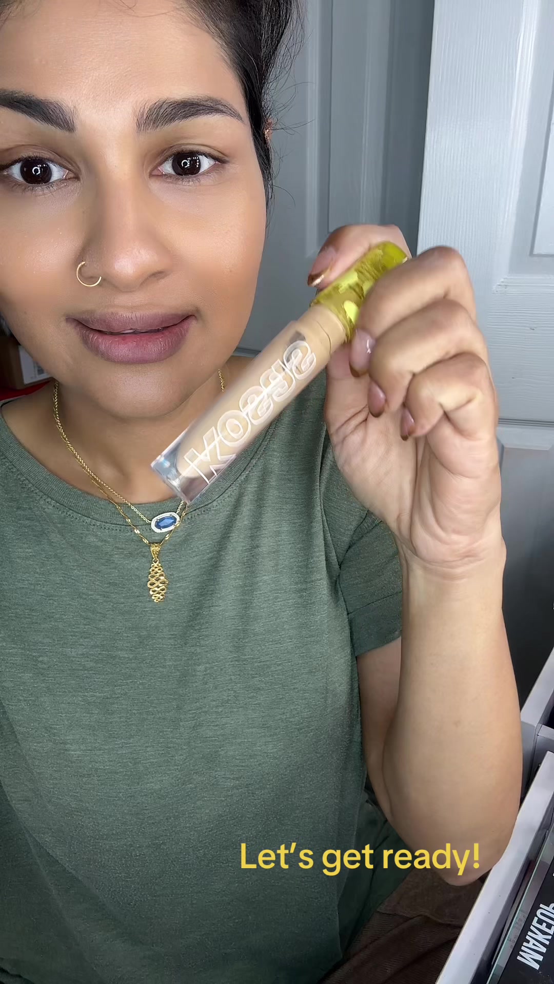 @MakeupLaveena
