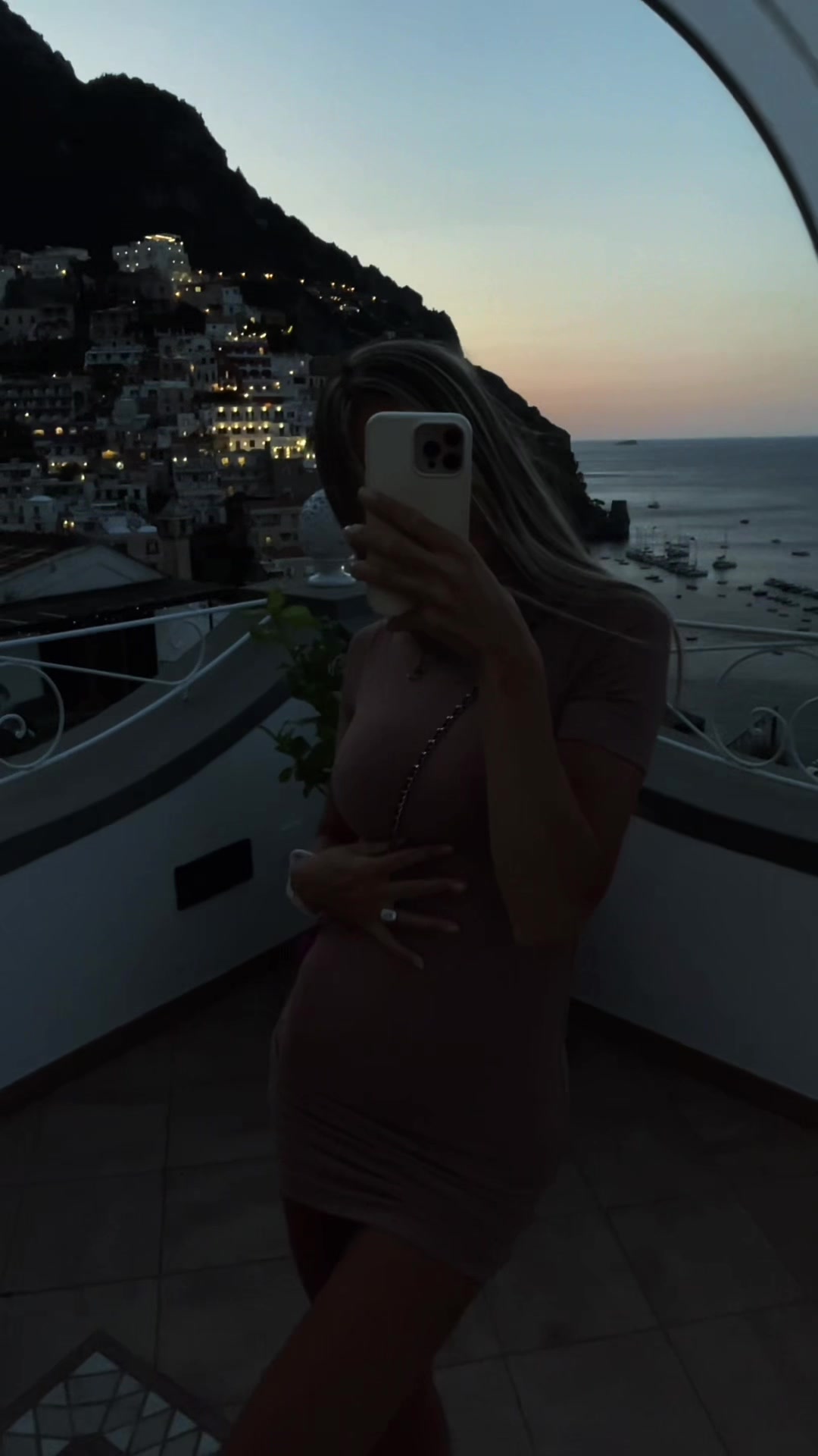 @lenashyrokova