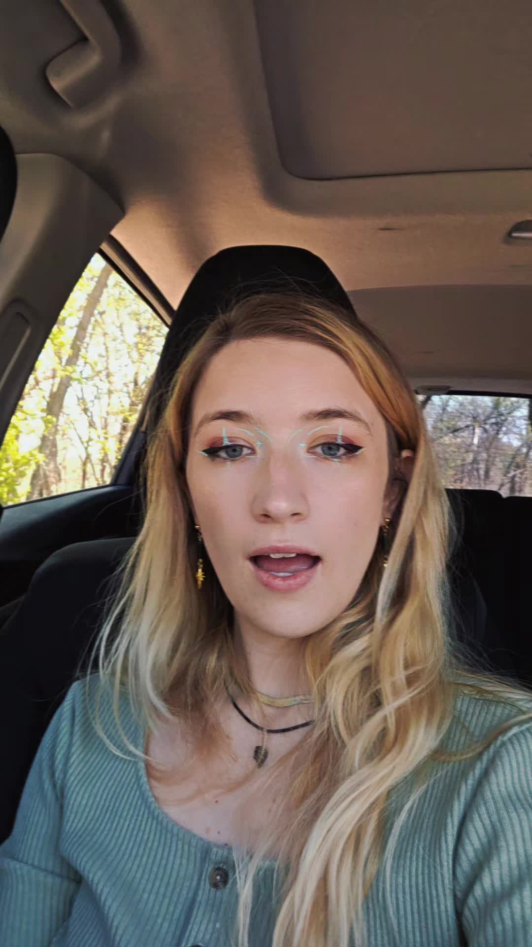 @Brittney |Queer Books & Fandom