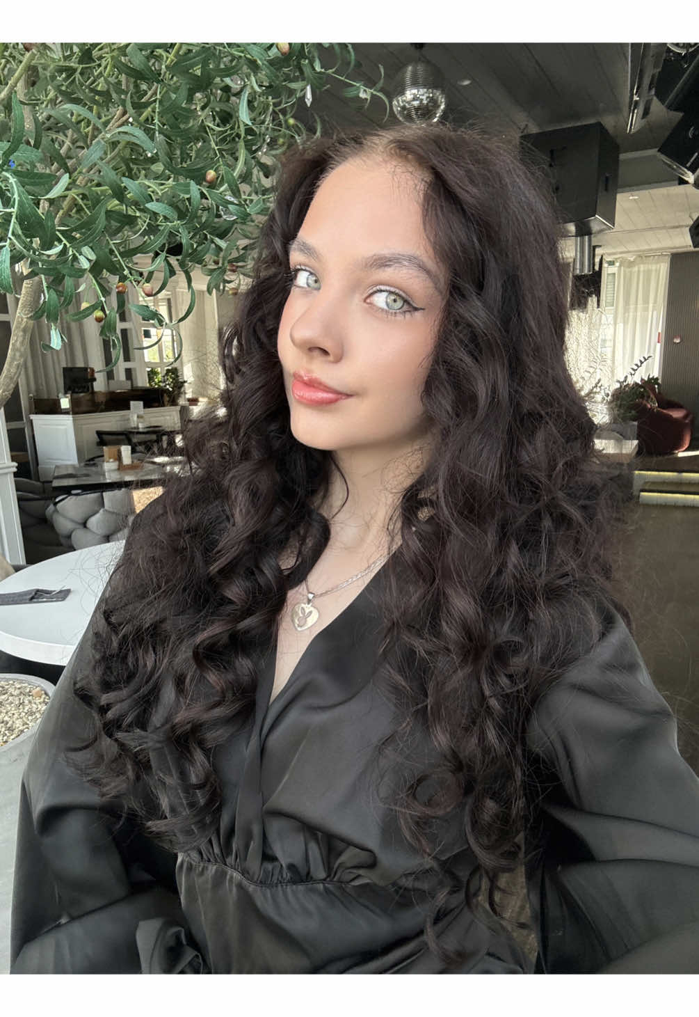 @DIVAMILLI🧿