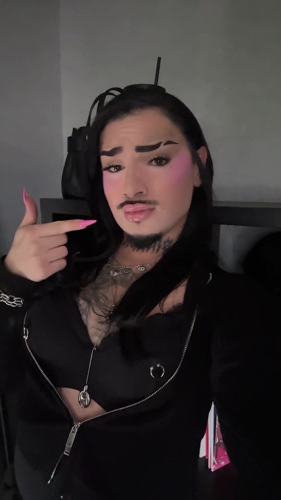 @𝐢𝐜𝐲 𝐠𝐨𝐫𝐠𝐨𝐧🐍