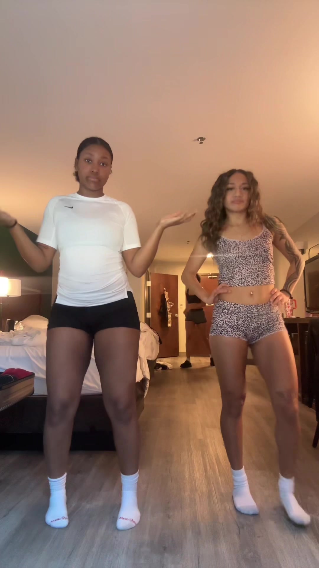 @mikylahespinosa
