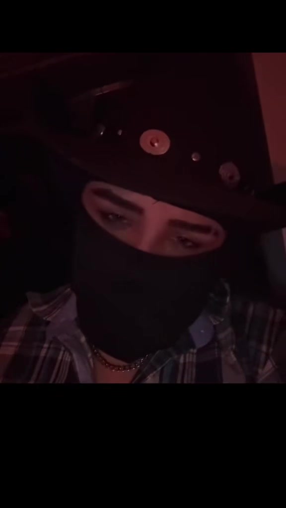 @🖤