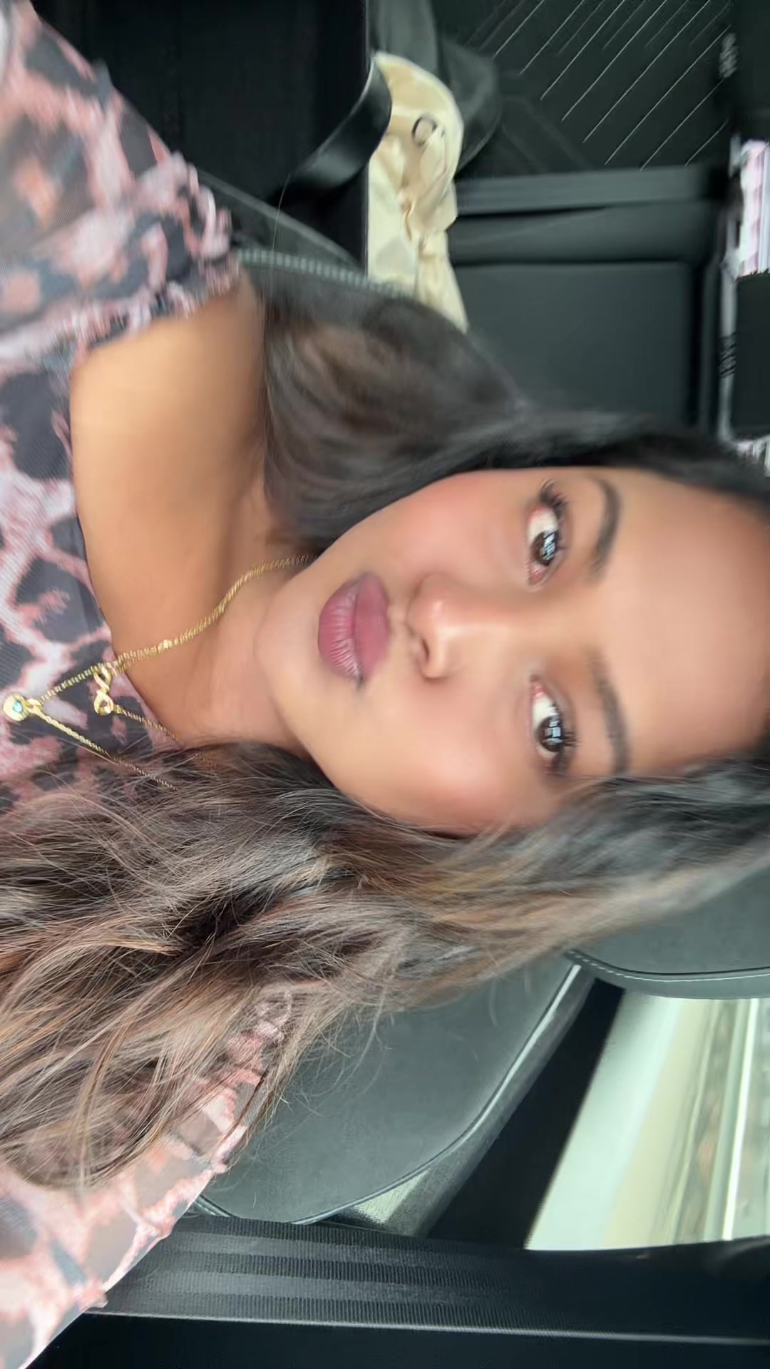 @Santhiya 🤍
