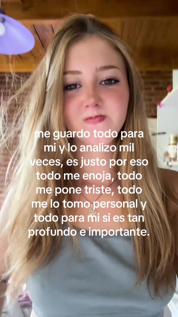 @Iru ᥫ᭡