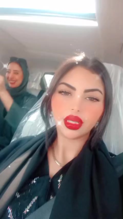 @Houriya No love🙂🙃