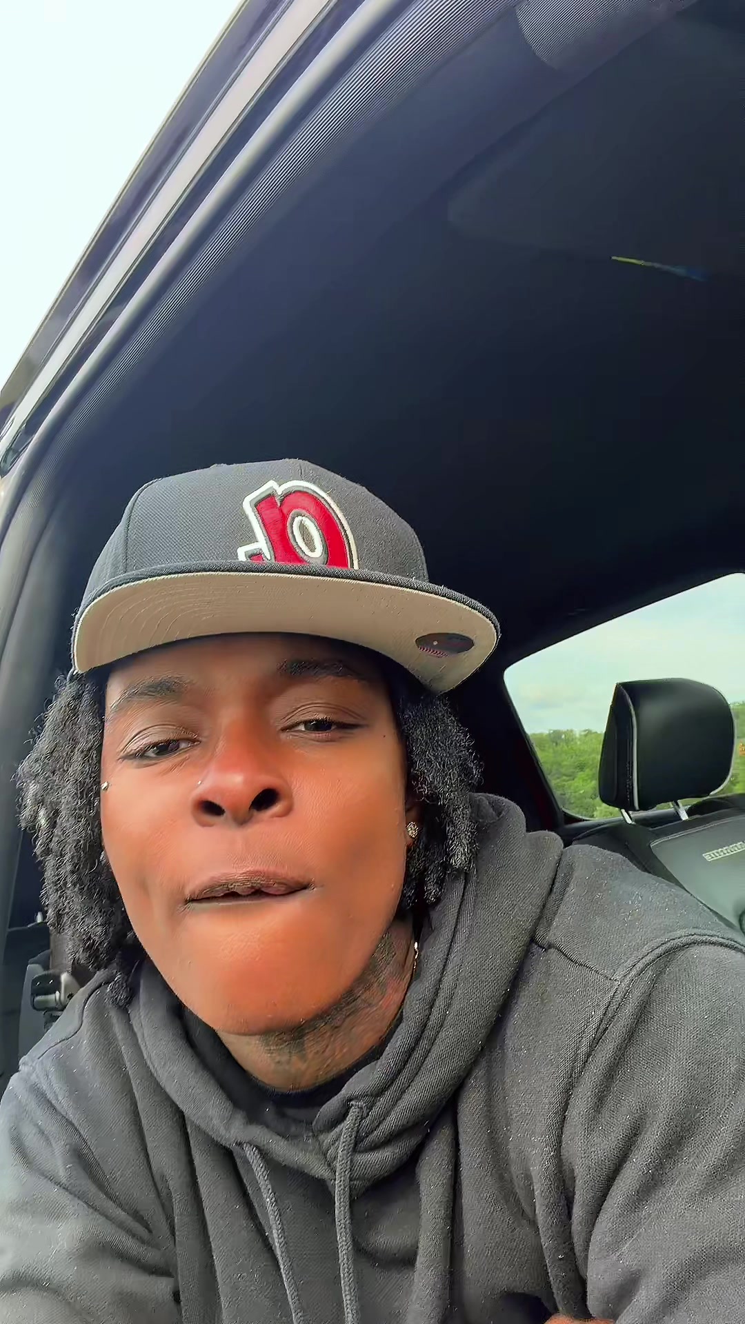 @DeFromTheSipp