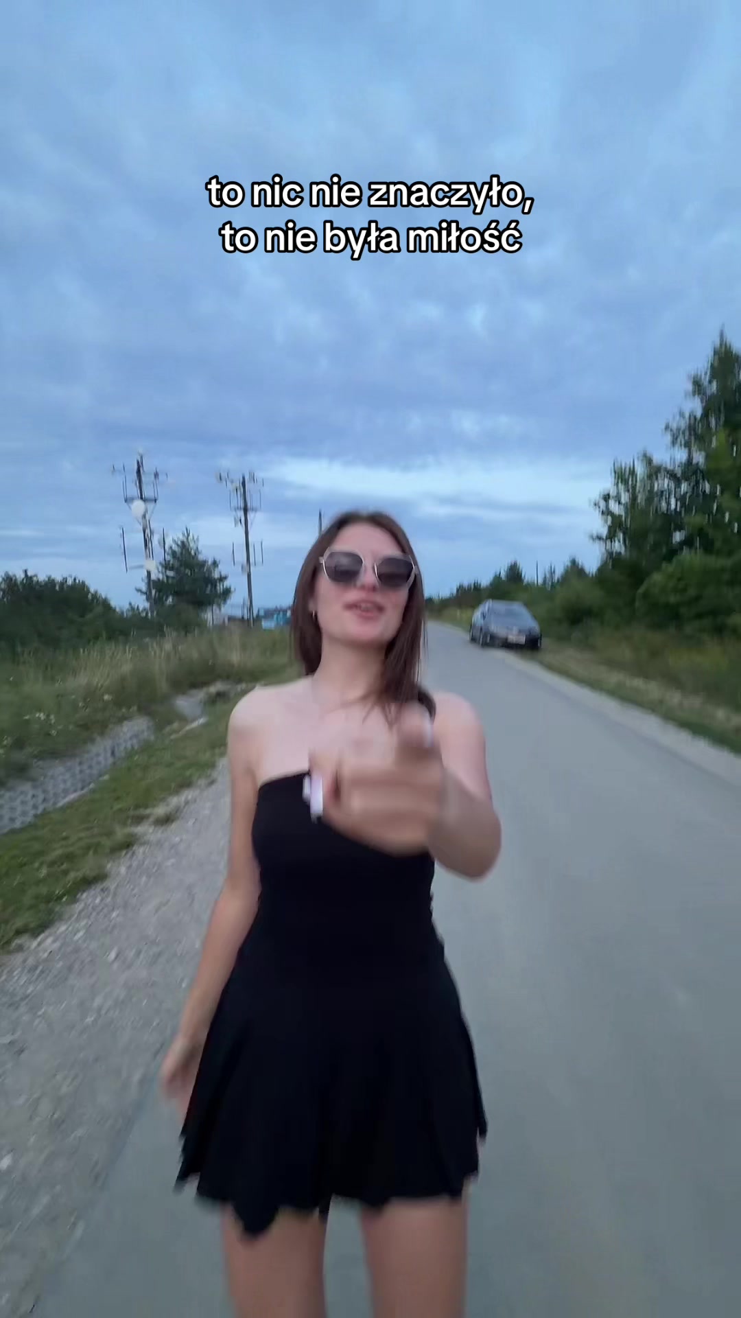 @𝑨𝒈𝒏𝒊𝒆𝒔𝒛𝒌𝒂 🩶
