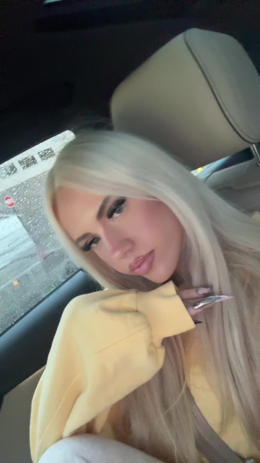 @bella
