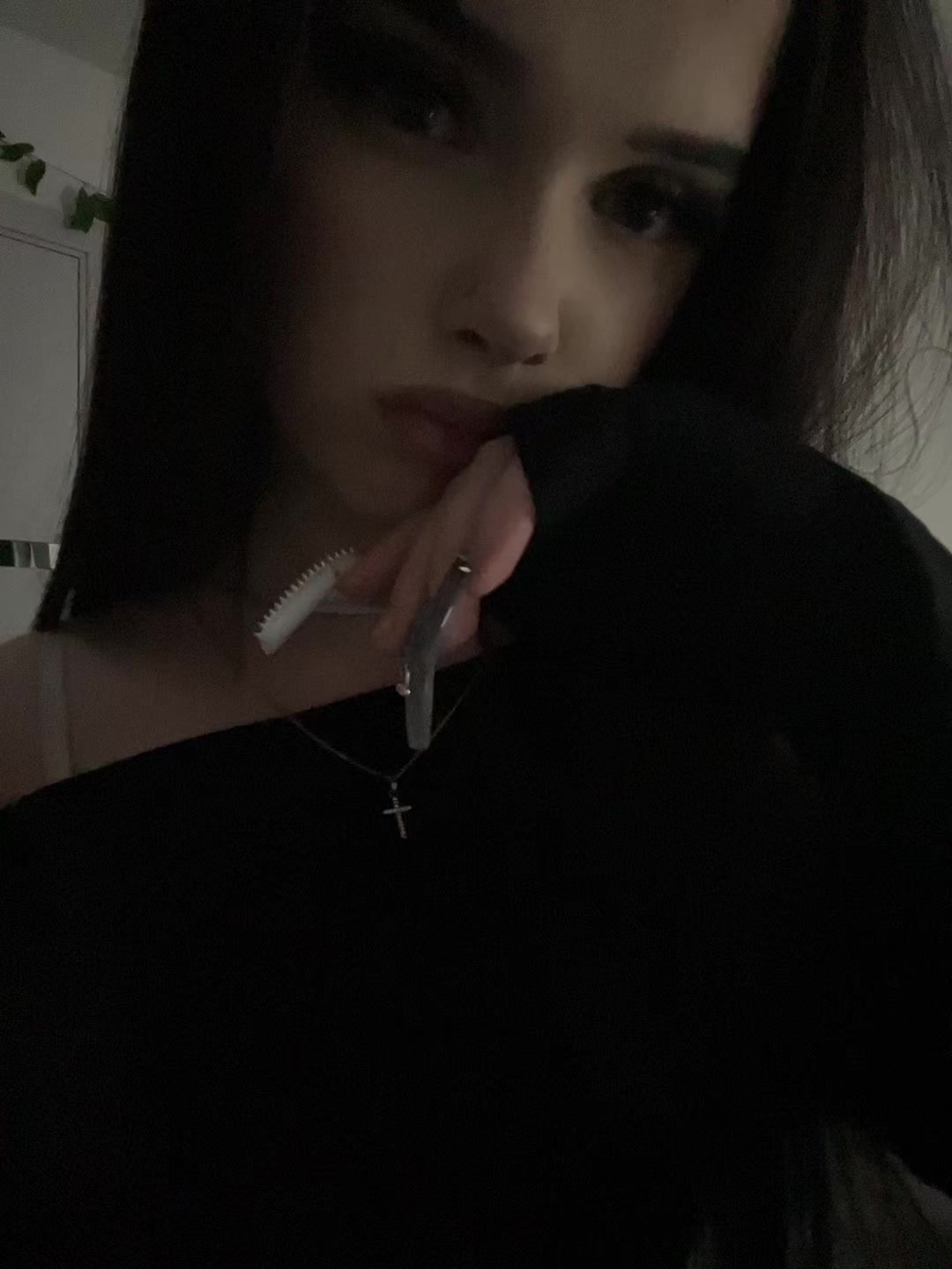 @бледная