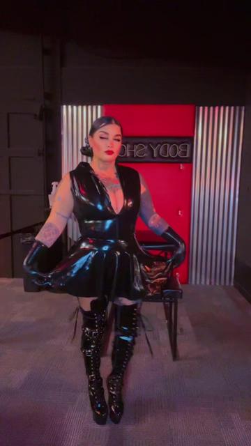 @Mistress Dolly