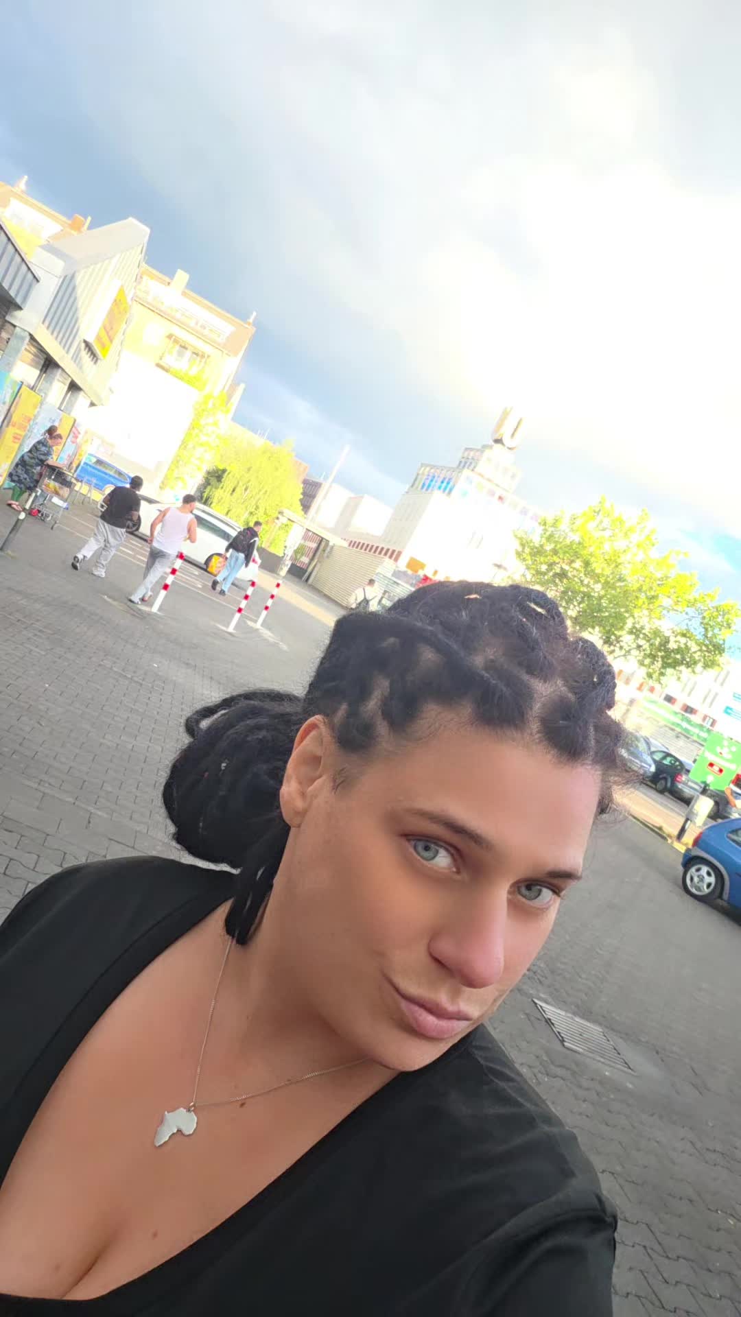 @Nadine Anna Ebanga Meyanga