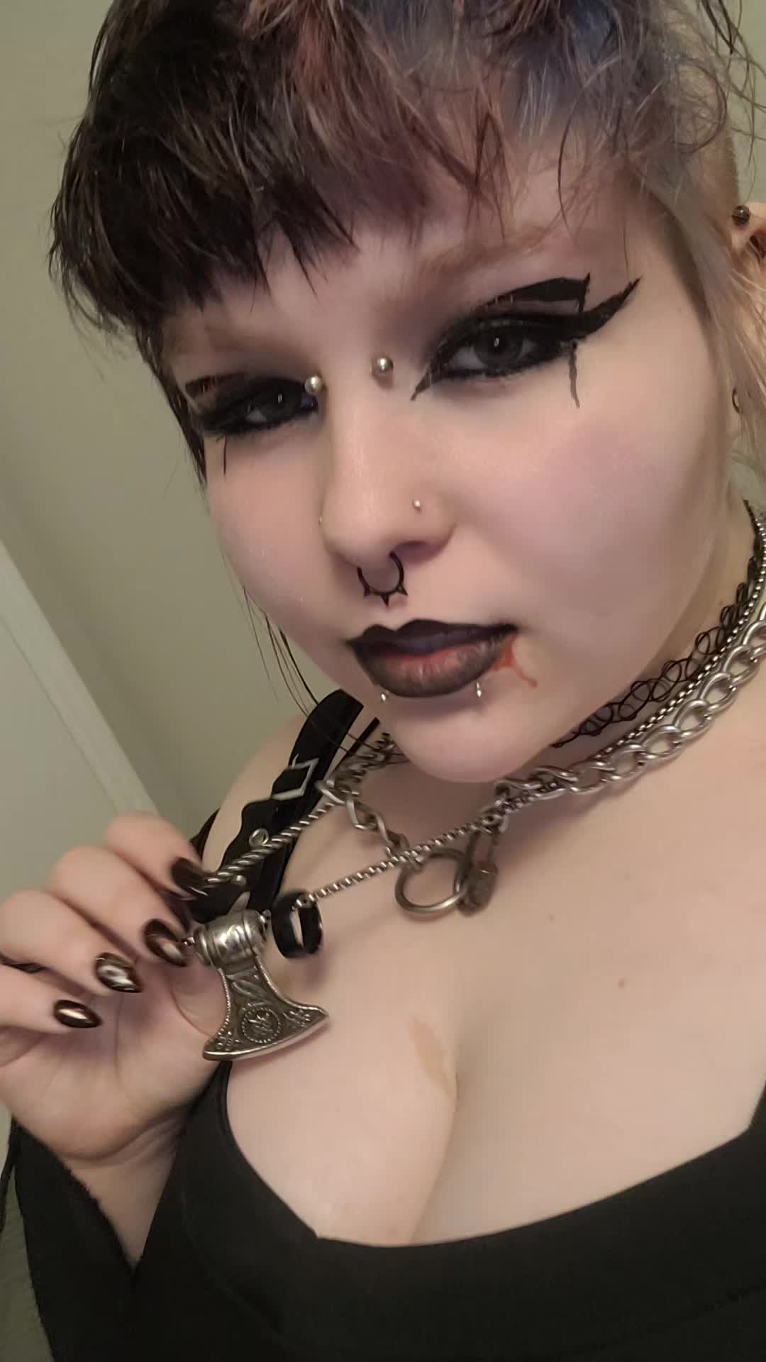 @Ally_Wolfy666