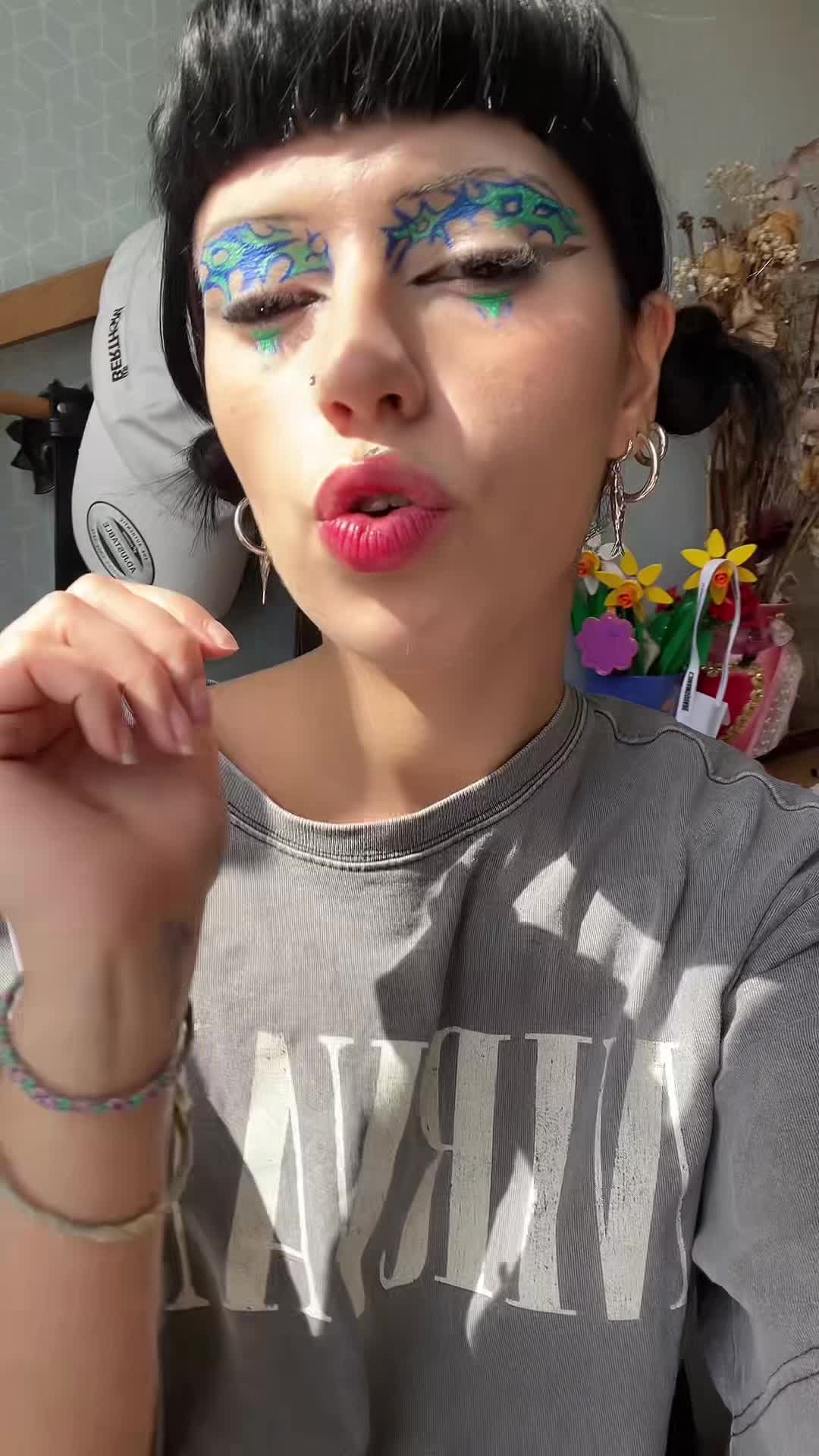 @Julia 🩴🫦