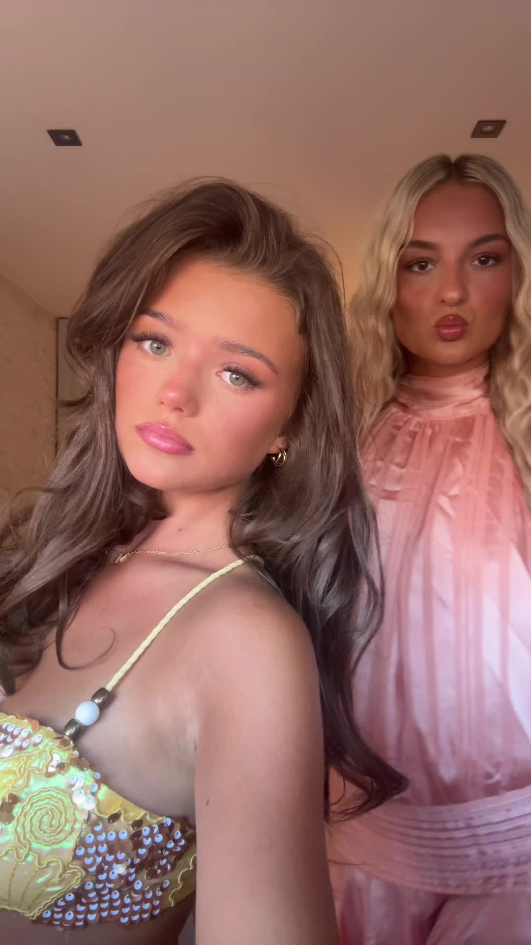 @𝐃𝐀𝐈𝐒𝐘