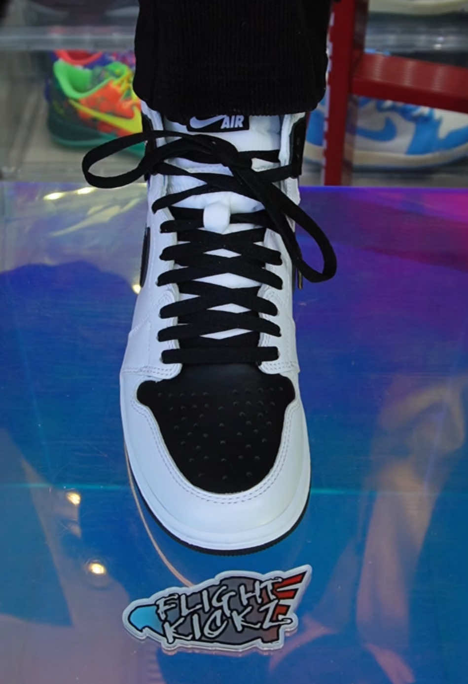 @Lacedsneaker