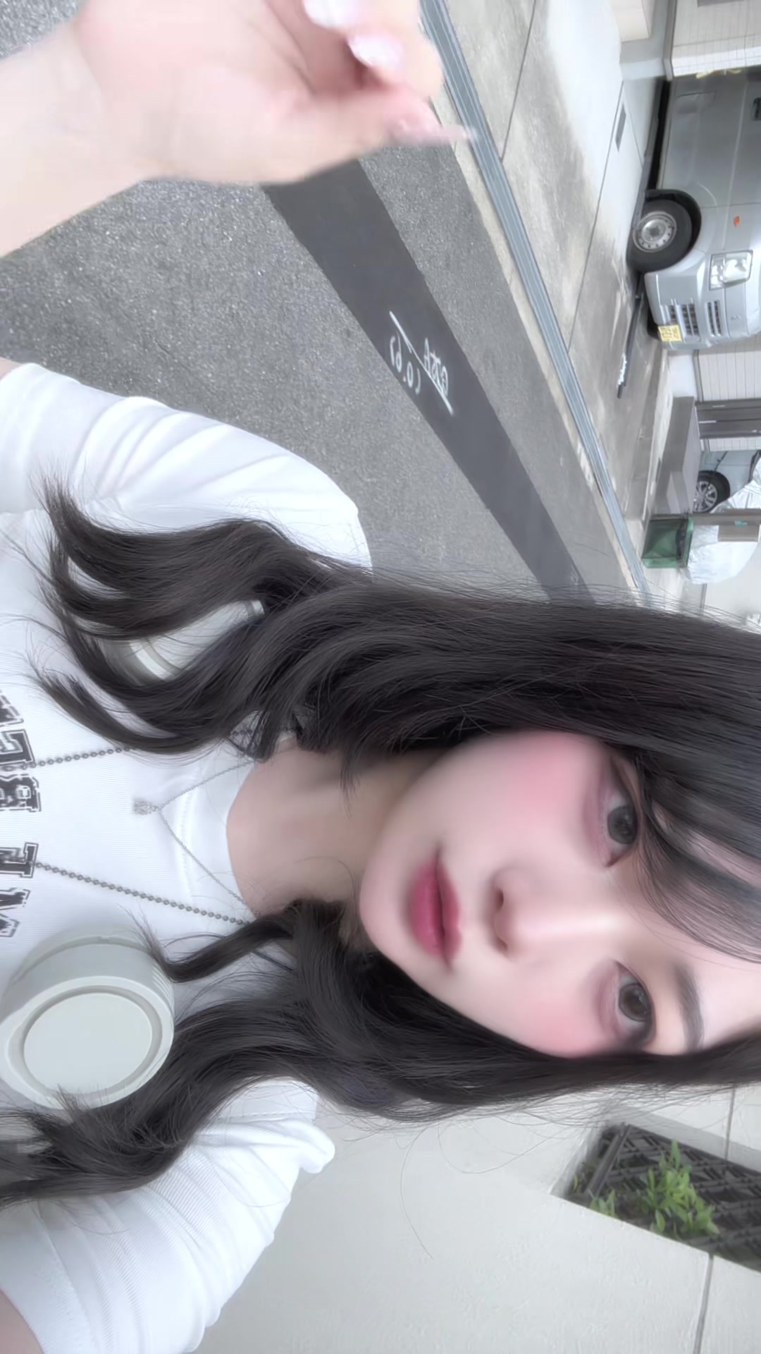 @にー