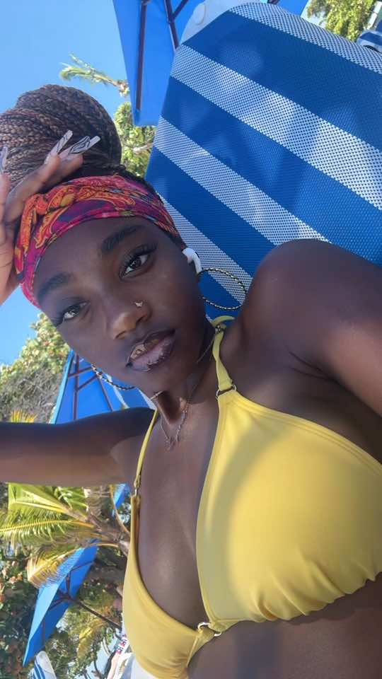 @lil_yani_17